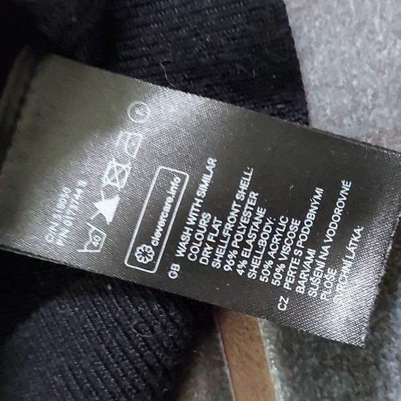 H&M Green Leopard Shirt - Picture 3 of 5